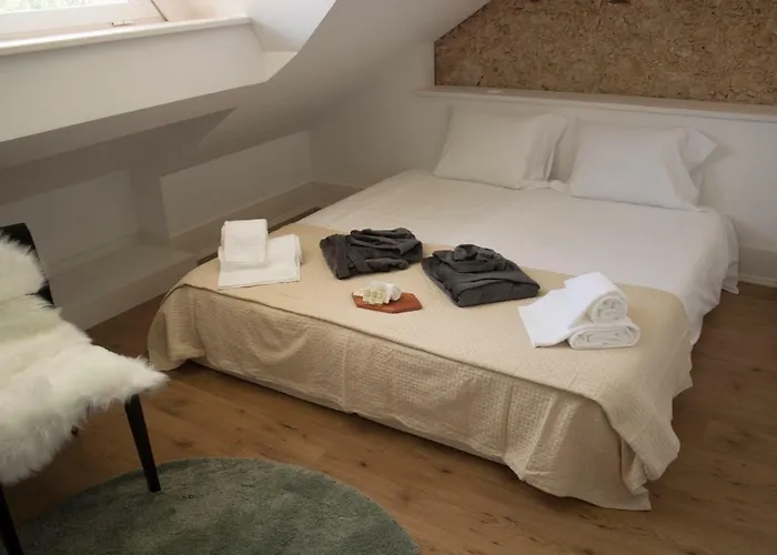 Colina Dos Piscos * Casais da Abadia